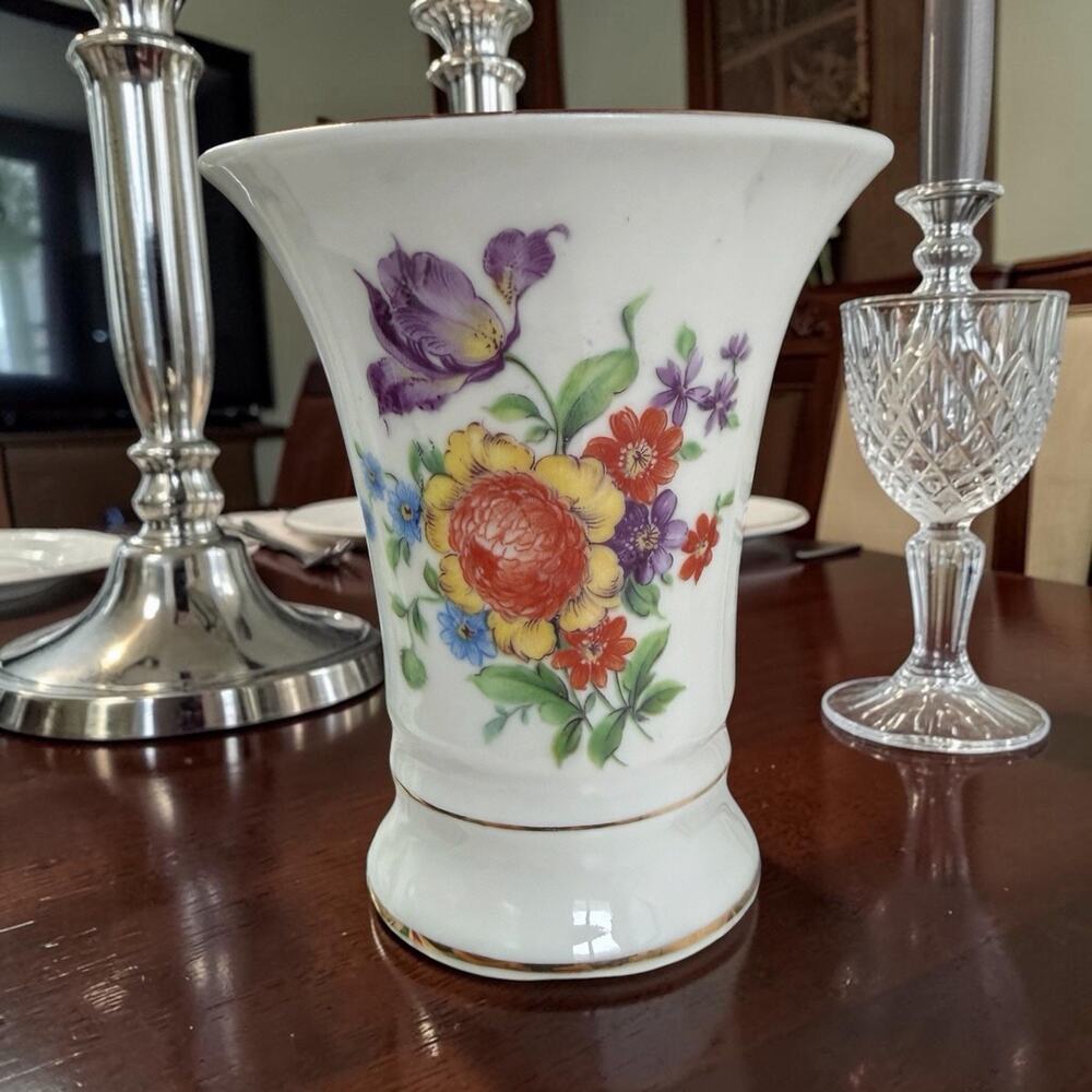 Vintage 1940s Schumann Bavaria Vase Porcelain Hand Painted Floral Gold Guild￼